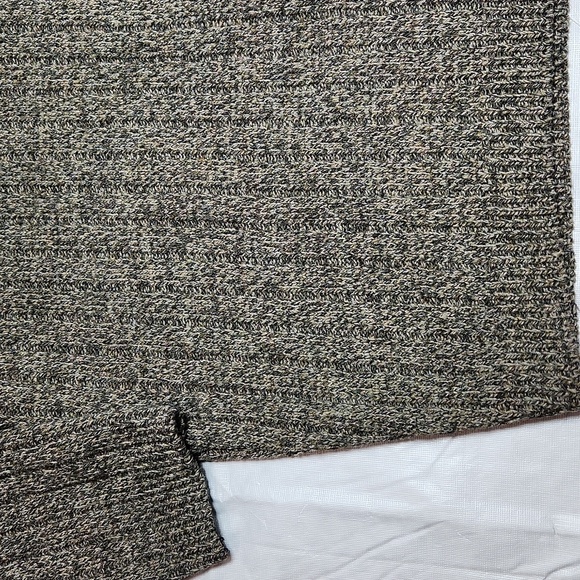 Tip Top Classics Sweater - Picture 2 of 9